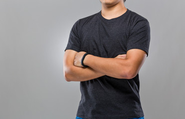 Sportman crossed arm