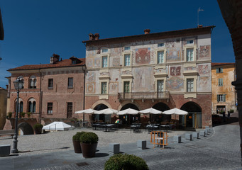 Fototapeta na wymiar Main square in Mondovi