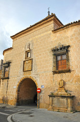 Fototapeta na wymiar Puerta de Trujillo, Plasencia, Extremadura, España
