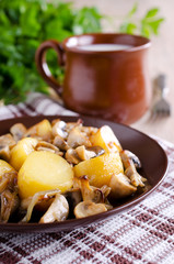 Potatoes with mushrooms