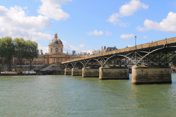 Pont des arts à Paris, France