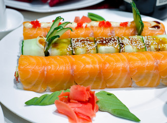 Sushi roll with smoked salmon