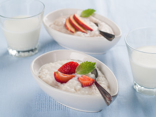 porridge with fruit and berr