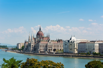Obraz premium Hungarian parliament building Budapest over the Danube
