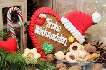 Lebkuchenherz und Plätzchen