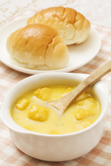 食パン入りパンプキンスープ