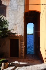 Obraz premium Street and sea in rovinj village, croatia
