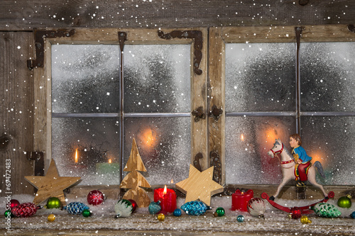Aufkleber Dekoration Weihnachten Bunt: Stimmungsvolles Weihnachtsfenster  Abend-Jeanette Dietl
