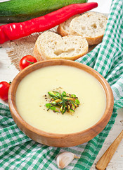Zucchini cream soup with garlic and chilli