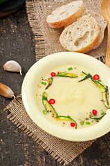 Zucchini cream soup with garlic and chilli