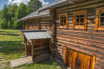 Малые Корелы, Россия. Дом-двор М. В. Ермолиной, 1880 г. Крыльцо