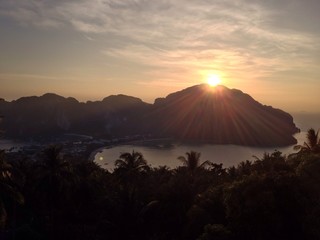 sunset phi phi island