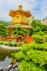 Fototapeta premium Gold Chinese pavilion at the park of Hong Kong