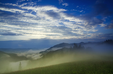 Obraz premium Foggy morning landscape