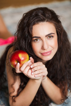Very nice model of ethnic, there is a Red Apple