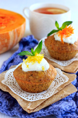 Pumpkin muffins with lemon sauce