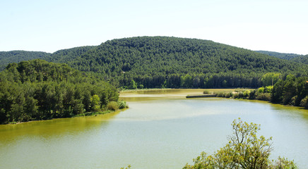 Fototapeta premium Panorámica del pantano de Foix, Castellet i la Gornal, Barcelona