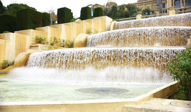 Catarata artificial de la fuente de Montjuic, Barcelona
