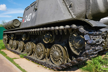 Track of Soviet heavy tank SU-152