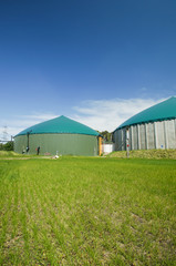 Gärbehälter - Biogasanlage, Hochformat