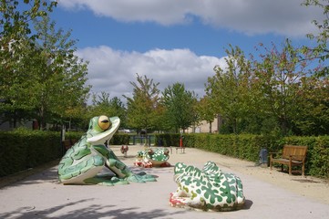 Les trois grenouilles