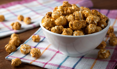 a lot of golden caramel corn