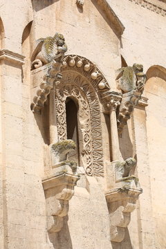 Finestra con protiro Cattedrale di Matera