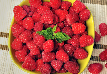 Bowl with raspberry