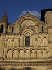 Fototapeta na wymiar Iglesia de la Santa Cruz en Burdeos