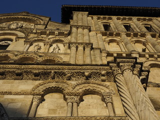 Iglesia románica de la Santa Cruz en Burdeos