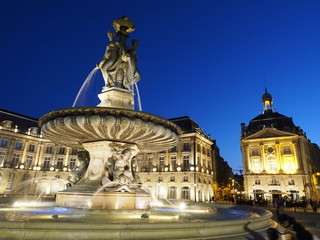 Plaza Real en Burdeos por la noche