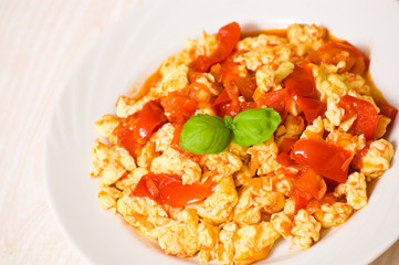 scrambled eggs with tomato