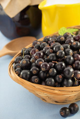 black currants in bowl