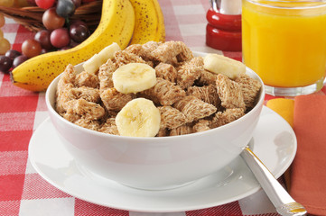 Shredded organic wheat breakfast cereal