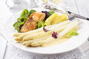 Lachs mit Spargel