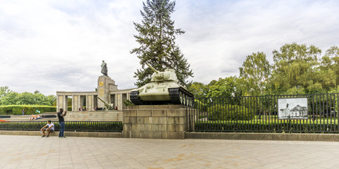 Panzer Sowjetdenkmal Berlin