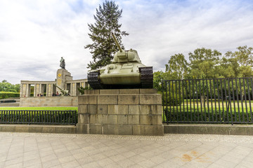 Panzer Sowjetdenkmal Berlin