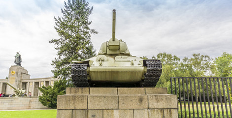 Panzer Sowjetdenkmal Berlin