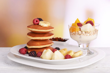 Obraz na płótnie Canvas Pancake with fruits