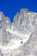 Fototapeta premium kolejka linowa na Łomnicę, Wysokie Tatry, Słowacja