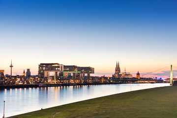 Köln Panorama Kranhäuser