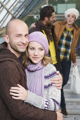 Deutschland,Bayern,München,Paar umarmt, Nahaufnahme