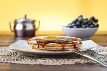 Pancakes con sciroppo