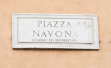 Obraz premium Street plate of famous Piazza Navona in Rome, Italy