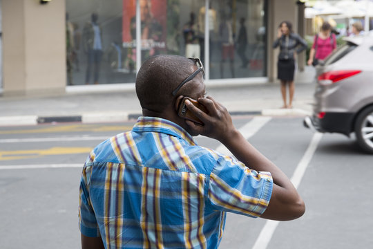 Parlando al telefono