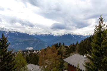 Valais ; Nuages ; Montagne ; alpes