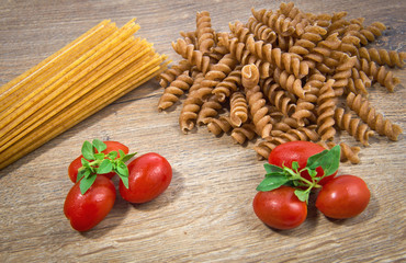 Pasta with basil and tomatos