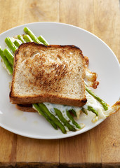 Sandvich ith asparagus