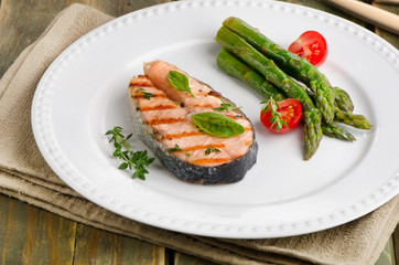 Salmon with asparagus