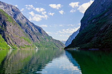 Fototapeta na wymiar into the fjord